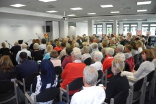 Gut besuchter Festsaal