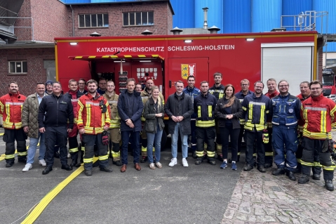 Katastrophenschutz übt bei und mit dem Unternehmen Peter Kölln