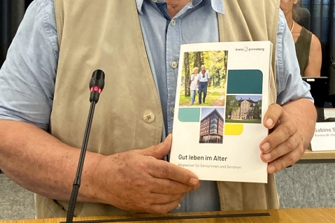 Senioren-Broschüre für den Kreis Pinneberg