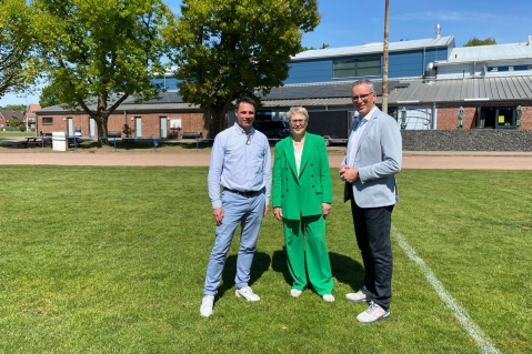 Startschuss für die Strom-Ernte auf der EMTV-Sporthalle